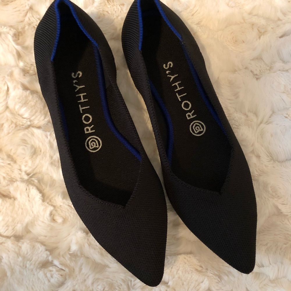 💥SOLD💥 Rothys points-flats
